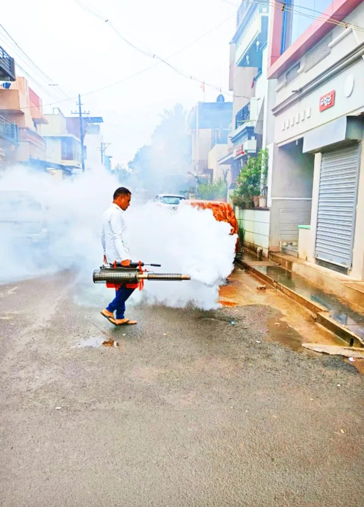 A fogging machine was taken by the corporator for dengue control