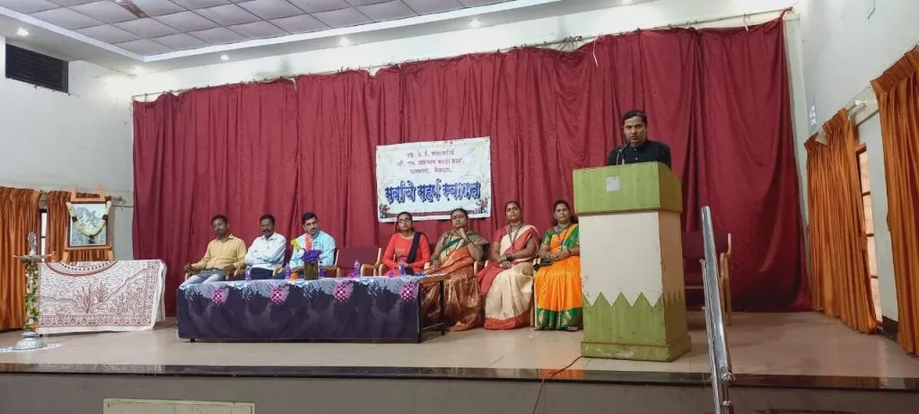 व्ही.एम.शानभाग मराठी शाळेत पालक मेळावा Parents meeting at VM Shanbhag Marathi School