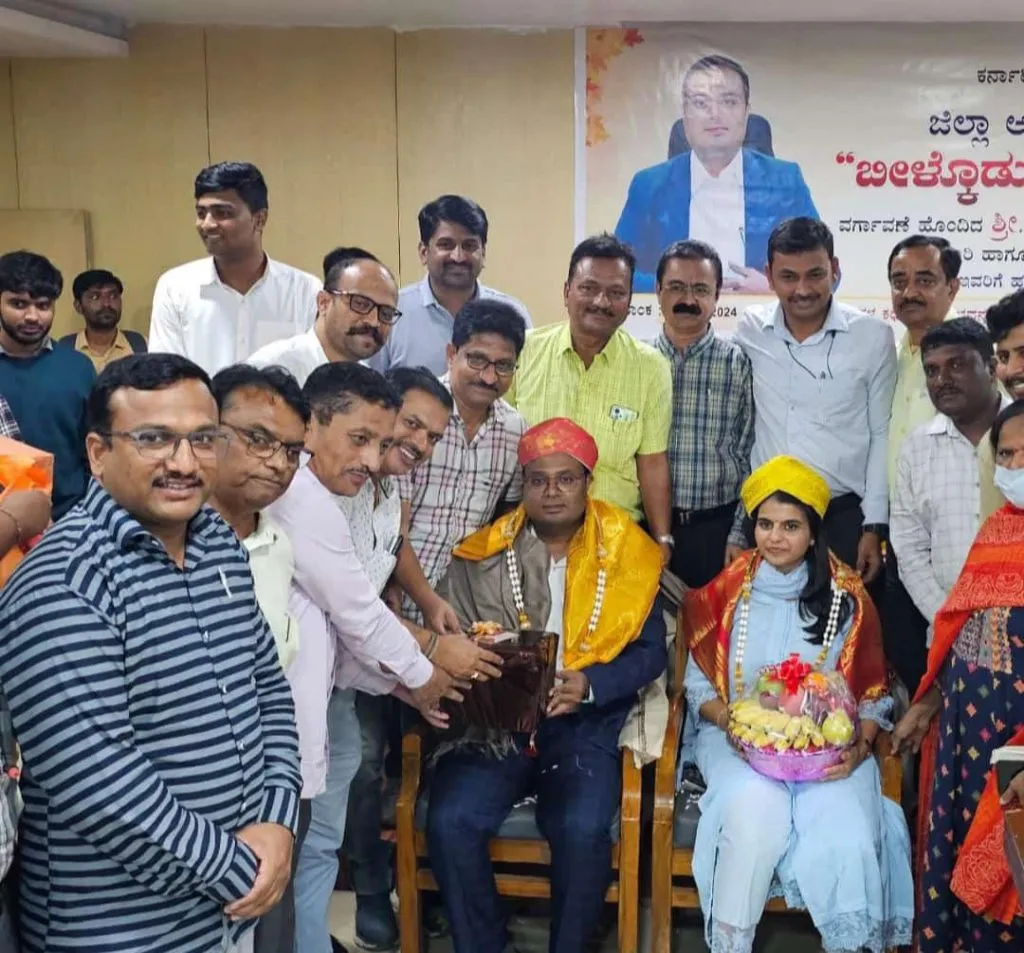 जिल्हाधिकारी नितेश पाटील यांचा सत्कार Tribute to Collector Nitesh Patil