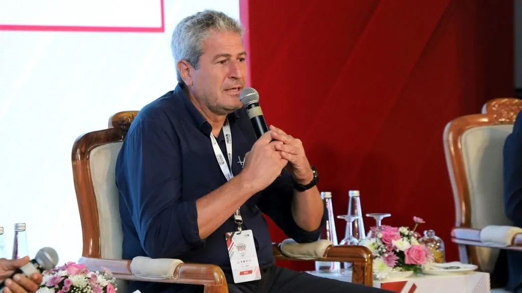 भारतीय फुटबॉल संघाचे नवे प्रशिक्षक मारक्वेझ Marquez is the new coach of the Indian football team