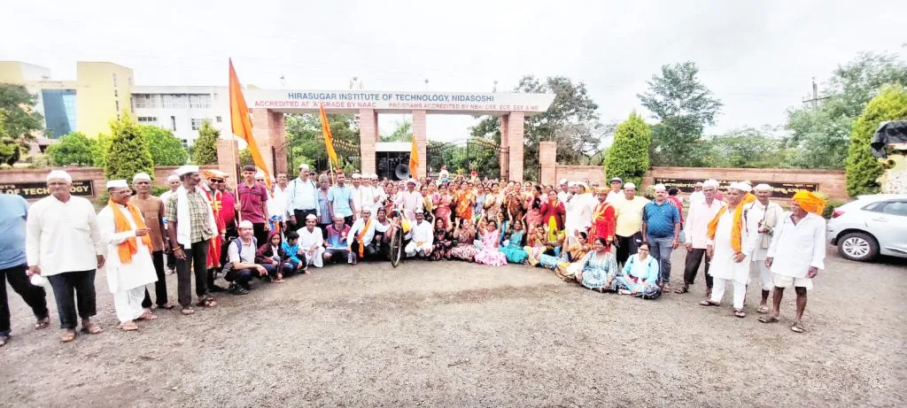 From Kangrali Khurd leave for Dindi Pandharpur on foot