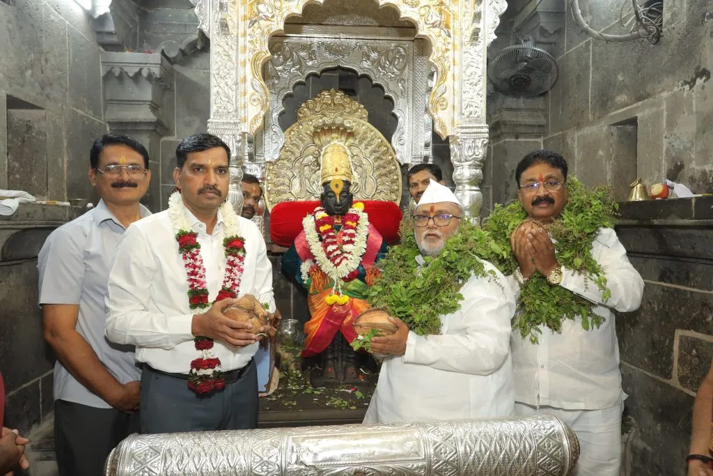 24 hours darshan of Vitthal-Rukmini started