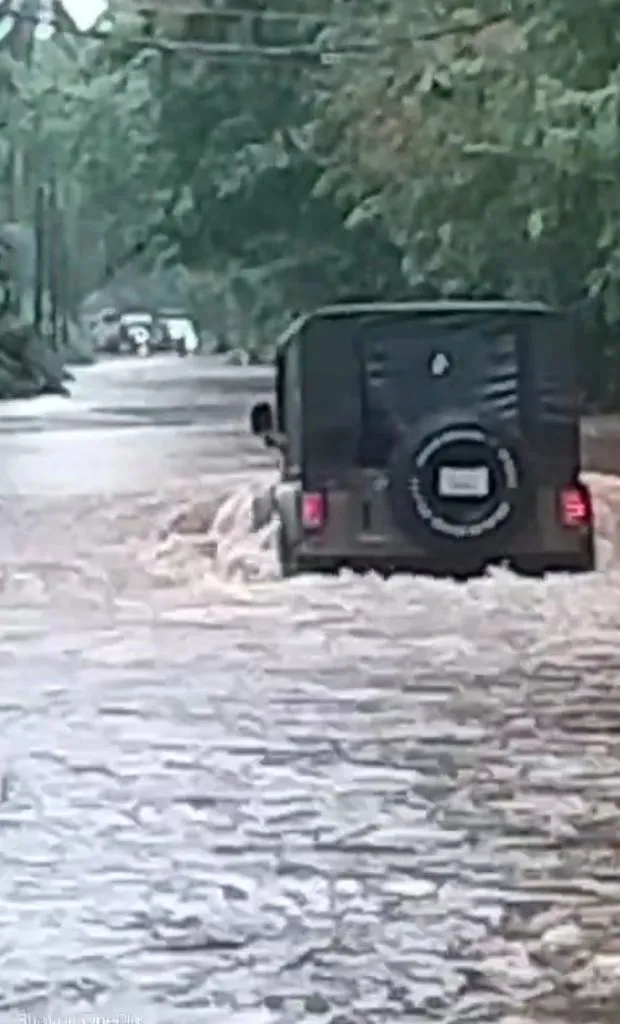 पावसाने हाहाकार; जनजीवन ठप्प, तीन बळी Havoc by rain; Life stopped, three victims