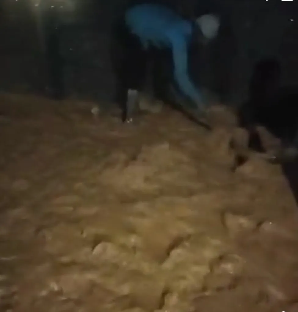 मालपे बोगद्यात चिखल आल्याने रेल्वे वाहतूक ठप्प Railway traffic stopped due to mud in Malpe tunnel