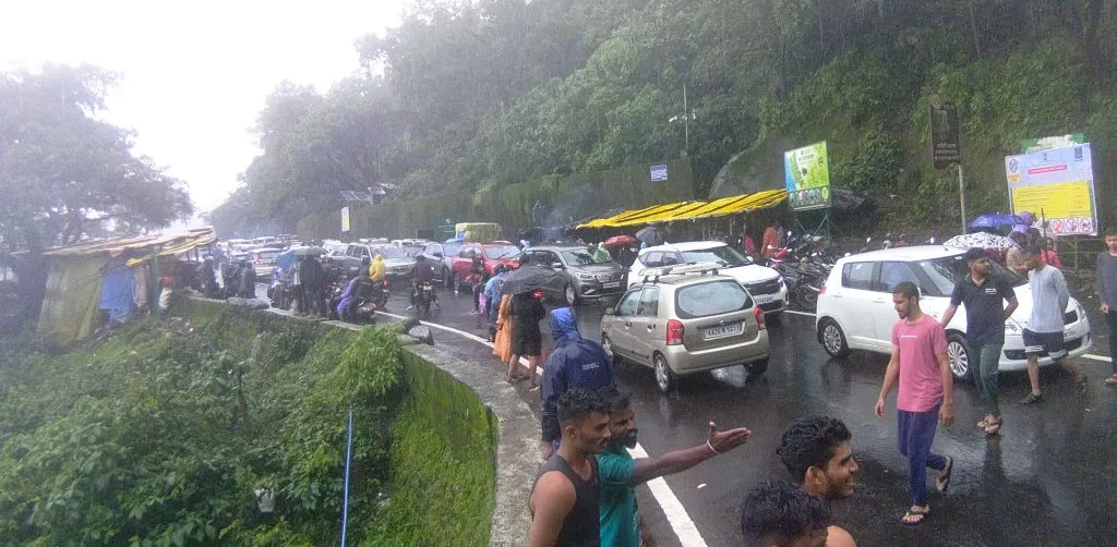 Amboli is crowded with tourists