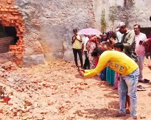 आजारी पाडणारे घर A sick house