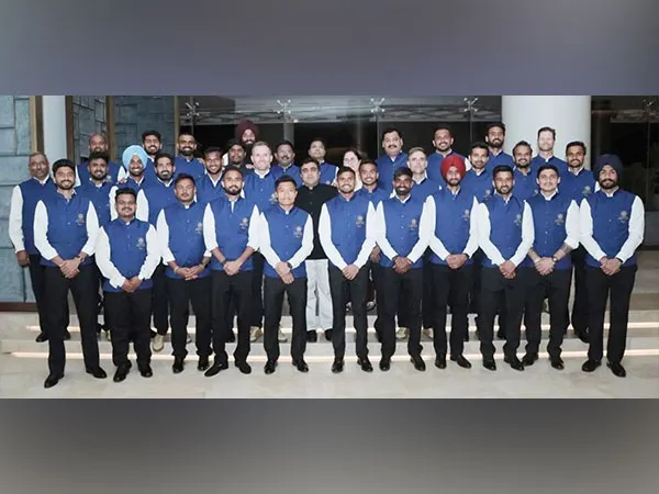 भारतीय पुरूष हॉकी संघ स्वीसला रवाना Indian men's hockey team leaves for Switzerland
