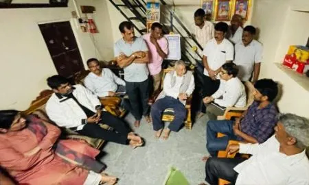 बसवराज नंदगावी याच्या कुटुंबीयांना मदत मिळवून देण्यासाठी शासन पातळीवर प्रयत्न करू; खासदार शाहू महाराज आणि आमदार सतेज पाटील यांचं आश्र्वासन Basavaraj Nandgavi