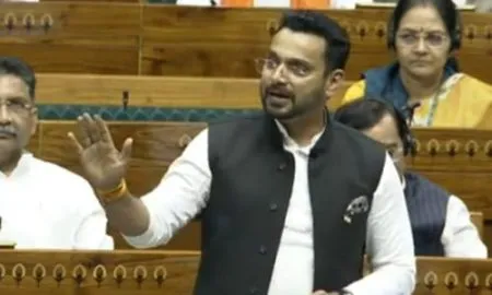 पुरातत्व विभागाने गडकिल्ल्यावर देखरेख ठेवावी : विशाळगडावरील उद्रेकामुळे लोकसभेत खा.धैर्यशील माने यांची मागणी