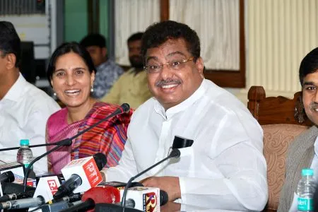 राज्यात 6,450 कोटींच्या गुंतवणुकीची हमी 6,450 crore investment guarantee in the state