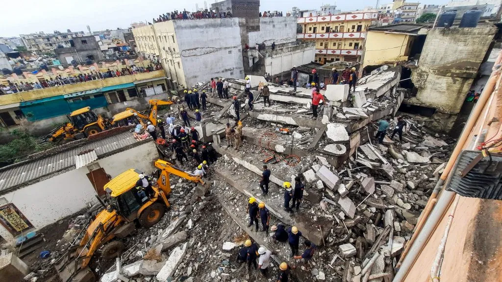 Seven killed in building collapse in Gujarat