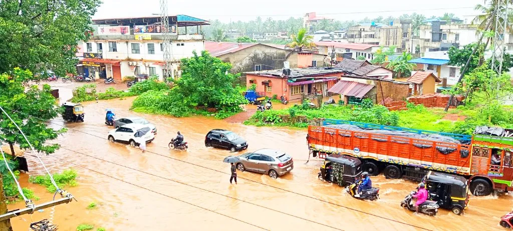 Heavy rains continue in Karwar district