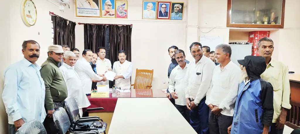 Protest if Marathi boards are not put on new buildings