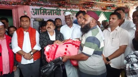 गजापुरातील हिंसाचारग्रस्तांना अजित पवार राष्ट्रवादी काँग्रेसकडून मदत; पदाधिकाऱ्यांकडून सलोखा संवाद व आर्थिक सहाय्य