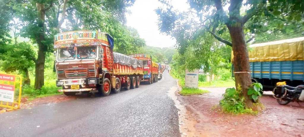 Belgaum-Chorla road closed for heavy traffic