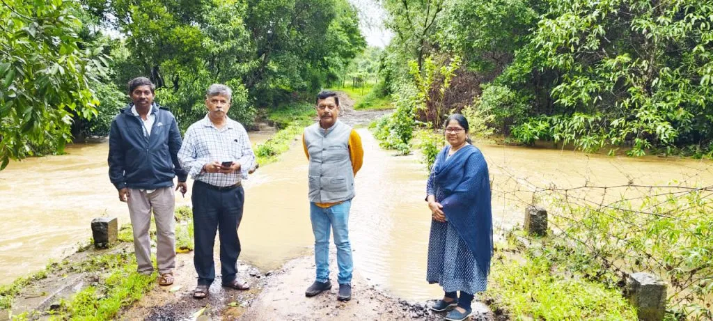 Inspection of Asoga, Satnali, Machali bridges by Tehsildar Gaikwad