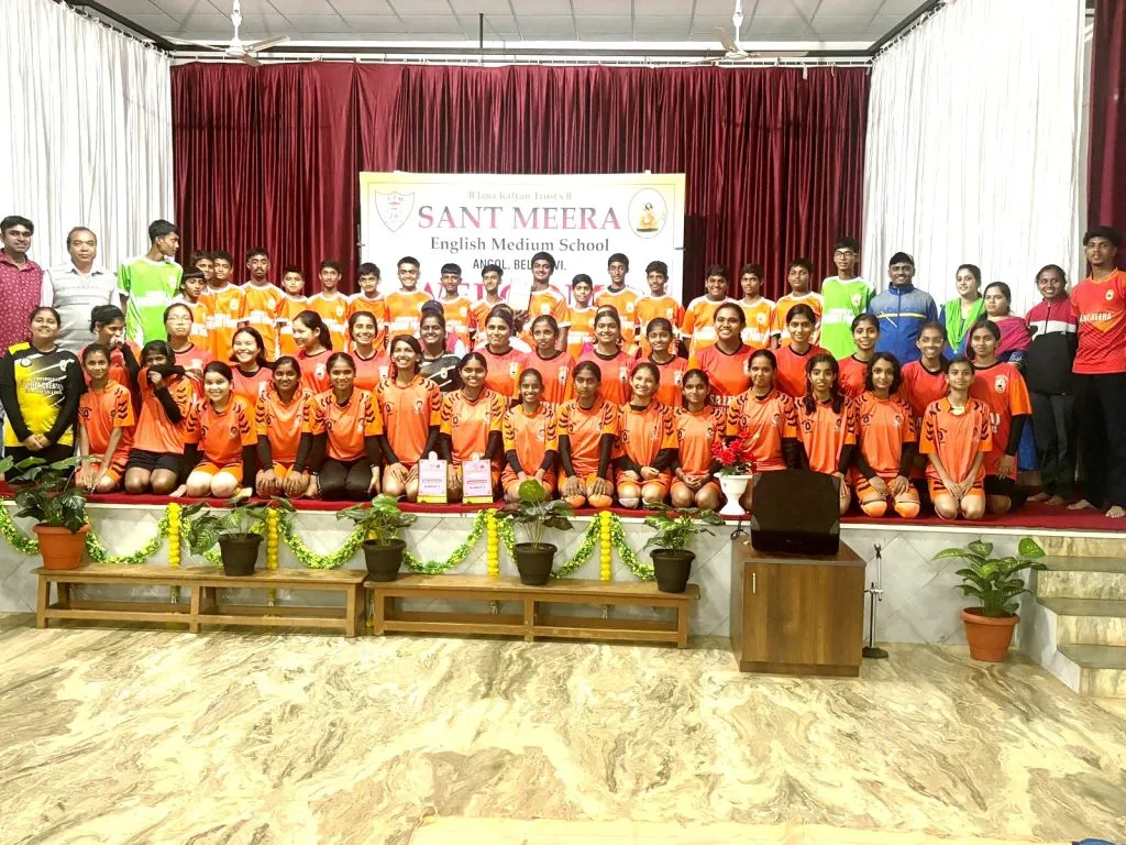 संत मीरा, शांतीनिकेतन पदवी कॉलेज बेळगाव, आरव्हीके बेंगळूर यांना विजेतेपद Sant Meera, Shantiniketan Degree College Belgaum, RVK Bangalore won