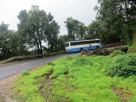 अनमोड घाटमार्ग तीन महिन्यांसाठी बंद Anmod Ghatmarg closed for three months