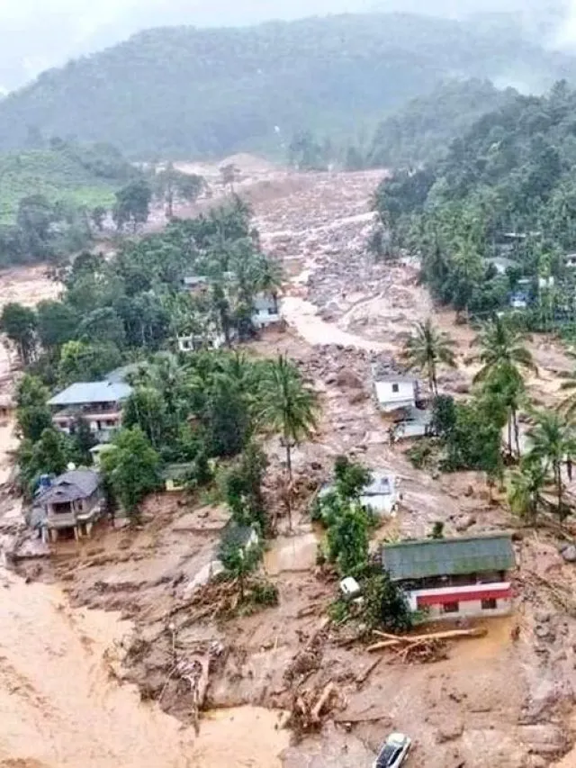 केरळच्या वायनाडमध्ये भूस्खलन, शेकडो लोक ढिगाऱ्याखाली अडकल्याची भीती(Landslides in Kerala’s Wayanad, hundreds feared trapped under debri)
