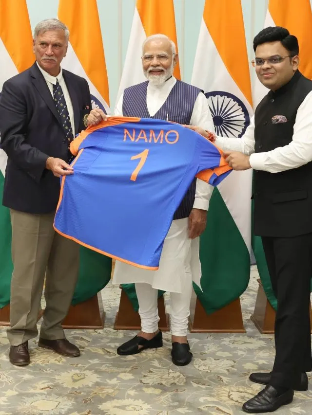 भारतीय क्रिकेट संघाने घेतली पंतप्रधान नरेंद्र मोदी यांची भेट(Indian Cricket Team met Prime Minister Narendra Modi)