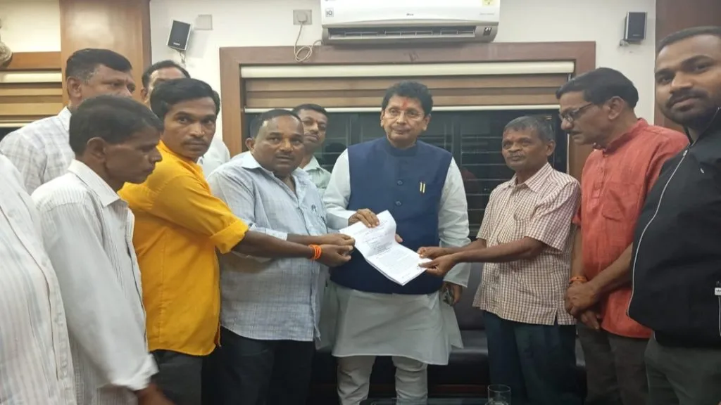 कारिवडे कालिका मंदिर सुशोभिकरणासाठी निधी द्या