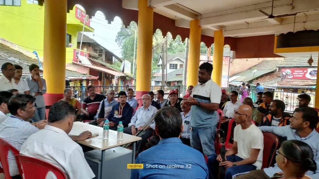 साटेली- भेडशीत वीज ग्राहकांनी उपअभियंत्याना धरले धारेवर