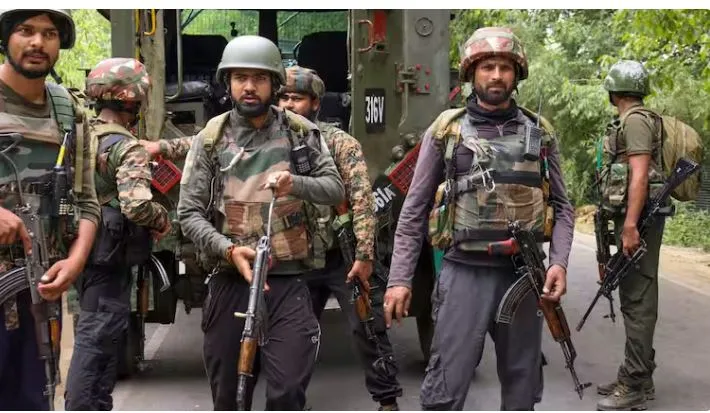 6 दहशतवादी ठार; दोन जवान हुतात्मा 6 terrorists killed; Two young martyrs