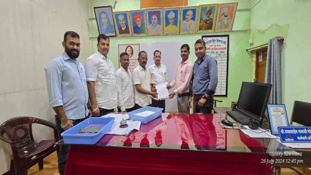 विजेच्या समस्या दूर करा ,अन्यथा ग्रामस्थांसमवेत मोर्चा काढणार