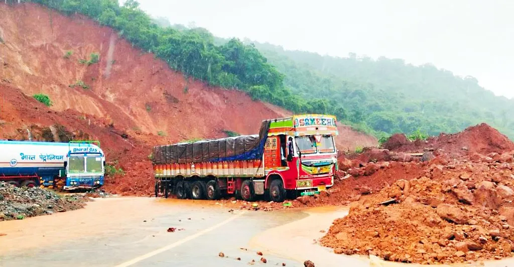 भूस्खलन प्रवण राष्ट्रीय महामार्ग Landslide prone national highways
