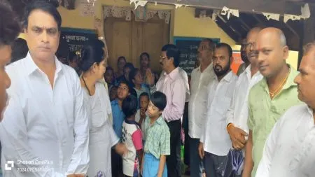 ज्यांना शाळा दुरुस्त करता येत नाही, ते शिक्षण खाते काय सांभाळणार ?