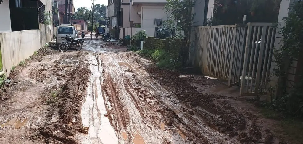 Mud empire on Vidyanagar road