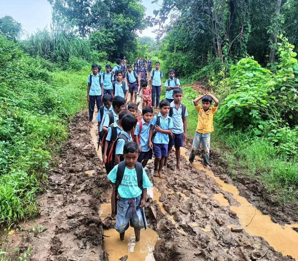 The plight of the students of Anjaneyanagar village without a road