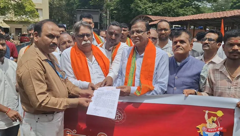 बांगला देशातील हिंदू धर्मीयांचे संरक्षण करा Protect the Hindus of Bangladesh