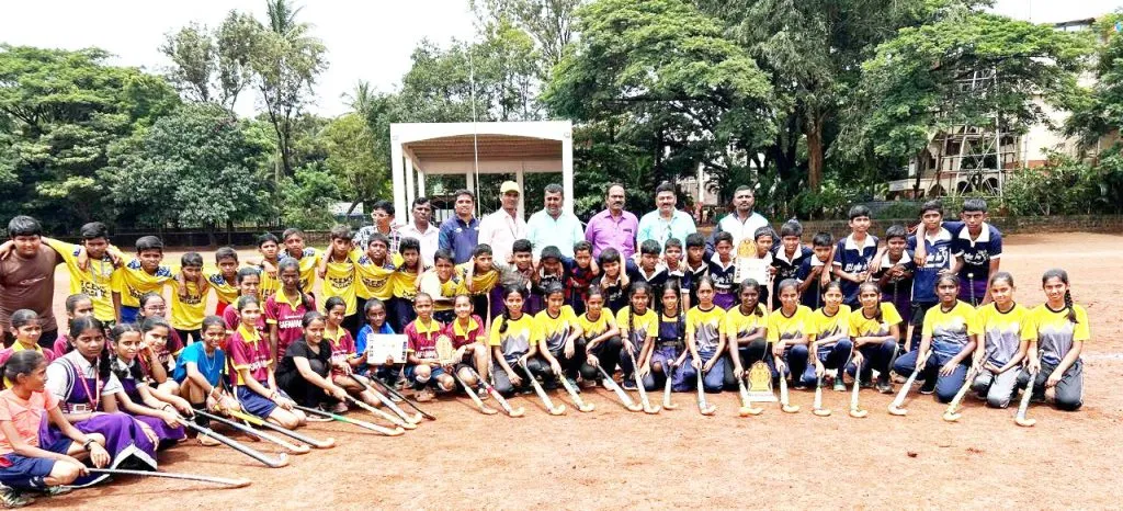 Chitnis, SKE Kannada team winners in hockey tournament