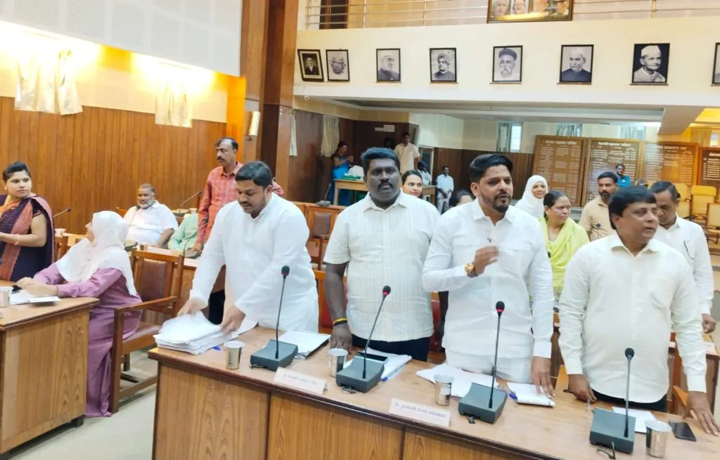 Confusion in municipal council meeting over fund allocation