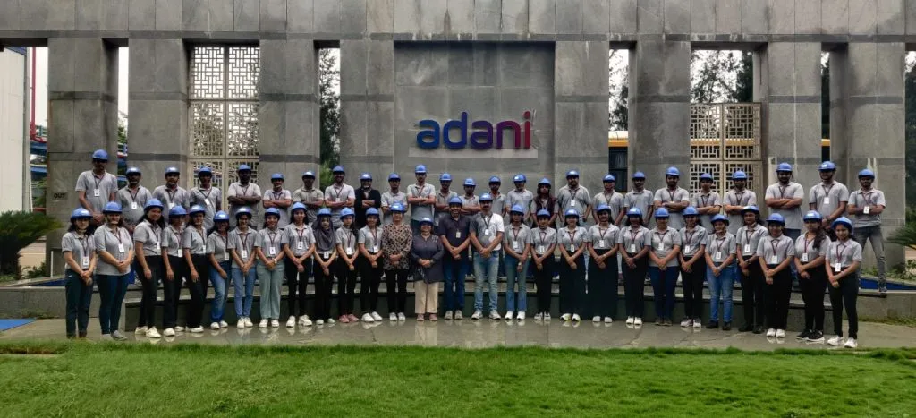 जीआयटी एमबीए विद्यार्थ्यांच्या औद्योगिक समूहांना भेटी Visits to industrial groups of GIT MBA students