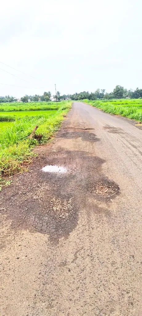 Plight of Shindoli Cross-Basarikatti Road