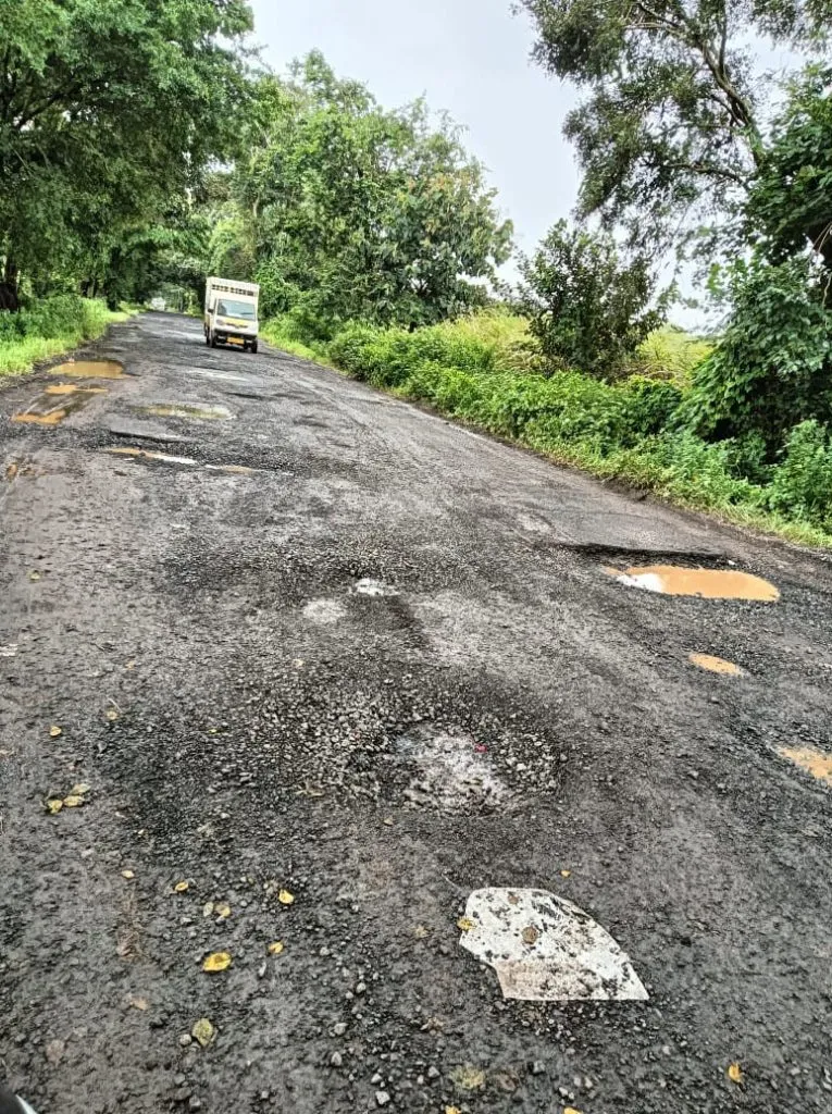 Plight of Jamboti-Khanapur State Highway near Consuli Fati