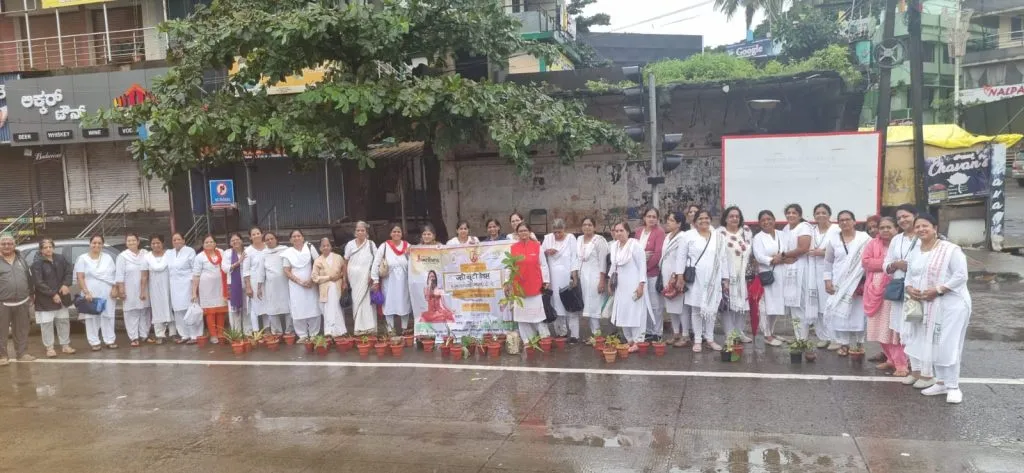 Birthday celebration of Acharya Balkrishna by Patanjali Yoga Committee