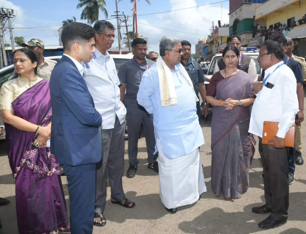 A visit to flood affected Gokak taluk