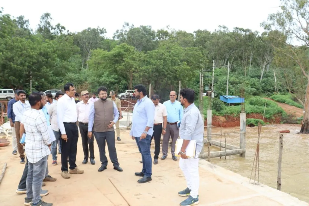 Jakvel of Bahugram Pani Yojana. Pt. Inspection by CEOs