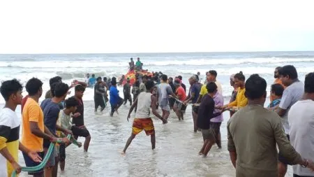 A fishing boat overturned in the Banavali sea