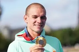 Gold for Hungary's Rasovskaia