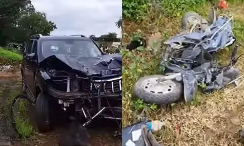 MLA Jayakumar Gore convoy