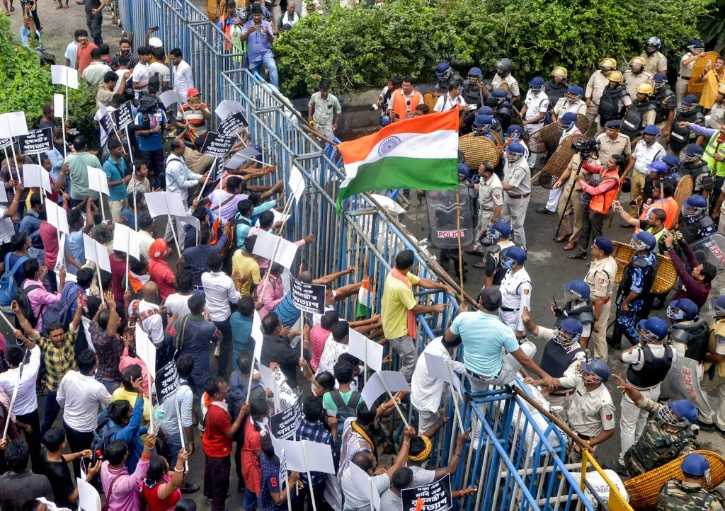 Lathi charge on protest march in Kolkata