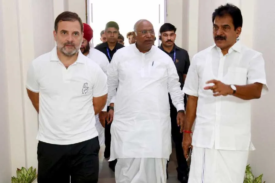 Meeting of Congress president with state president and in-charges