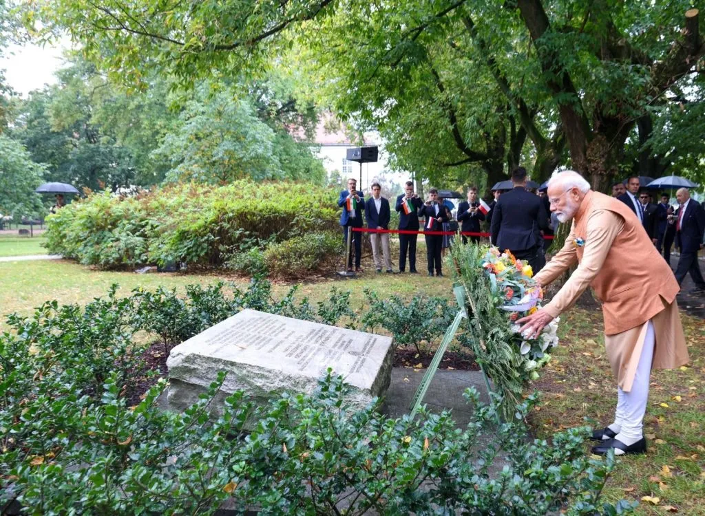 Greetings from PM Modi at Kolhapur Memorial in Poland