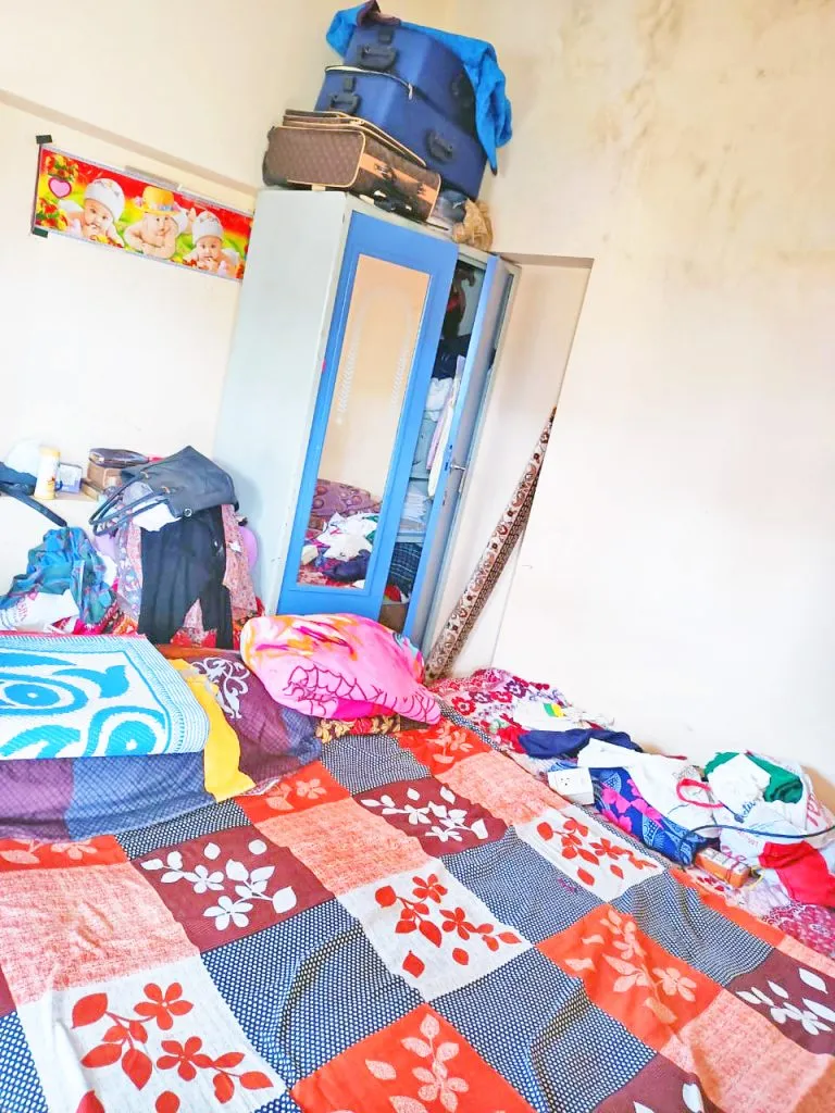 Theft of four and a half lakhs in broad daylight at Yelloor