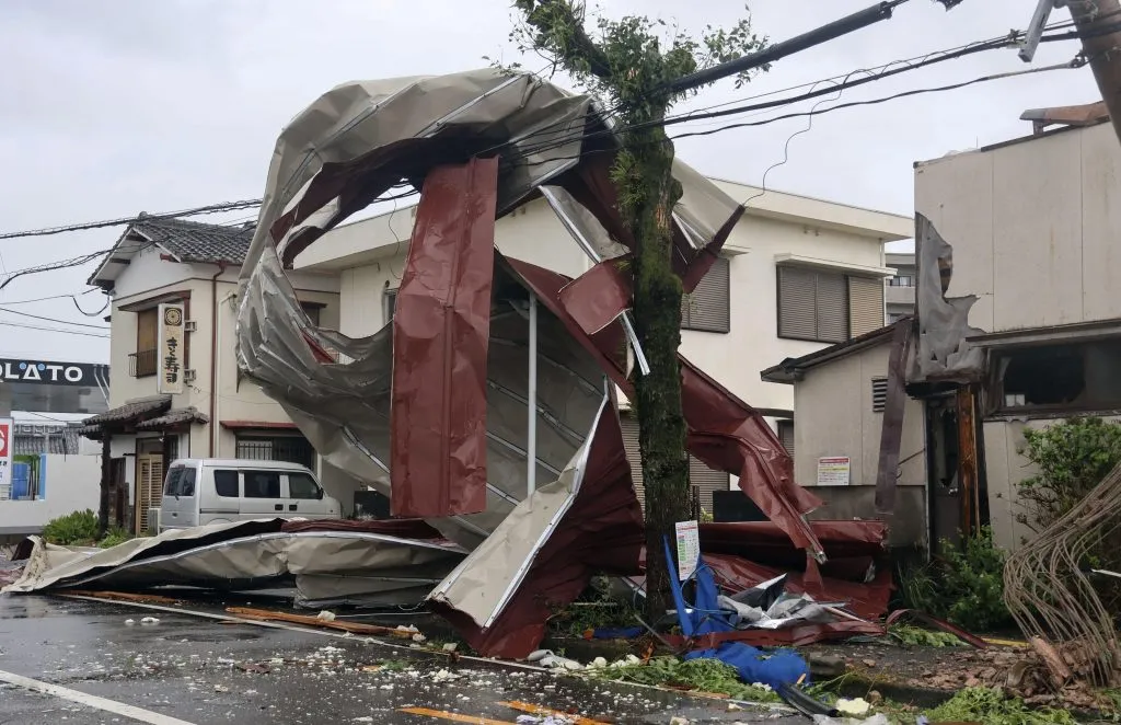 Cyclone Shanshan hits Japan