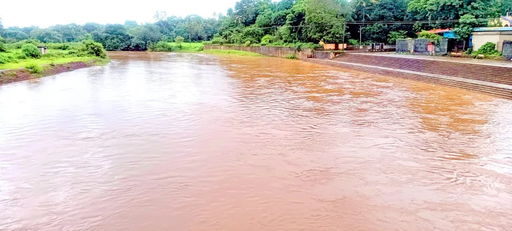 Heavy rain lashed Khanapur taluka